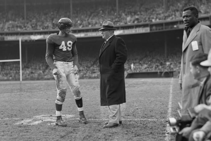 tom-landry-with-giants.jpg